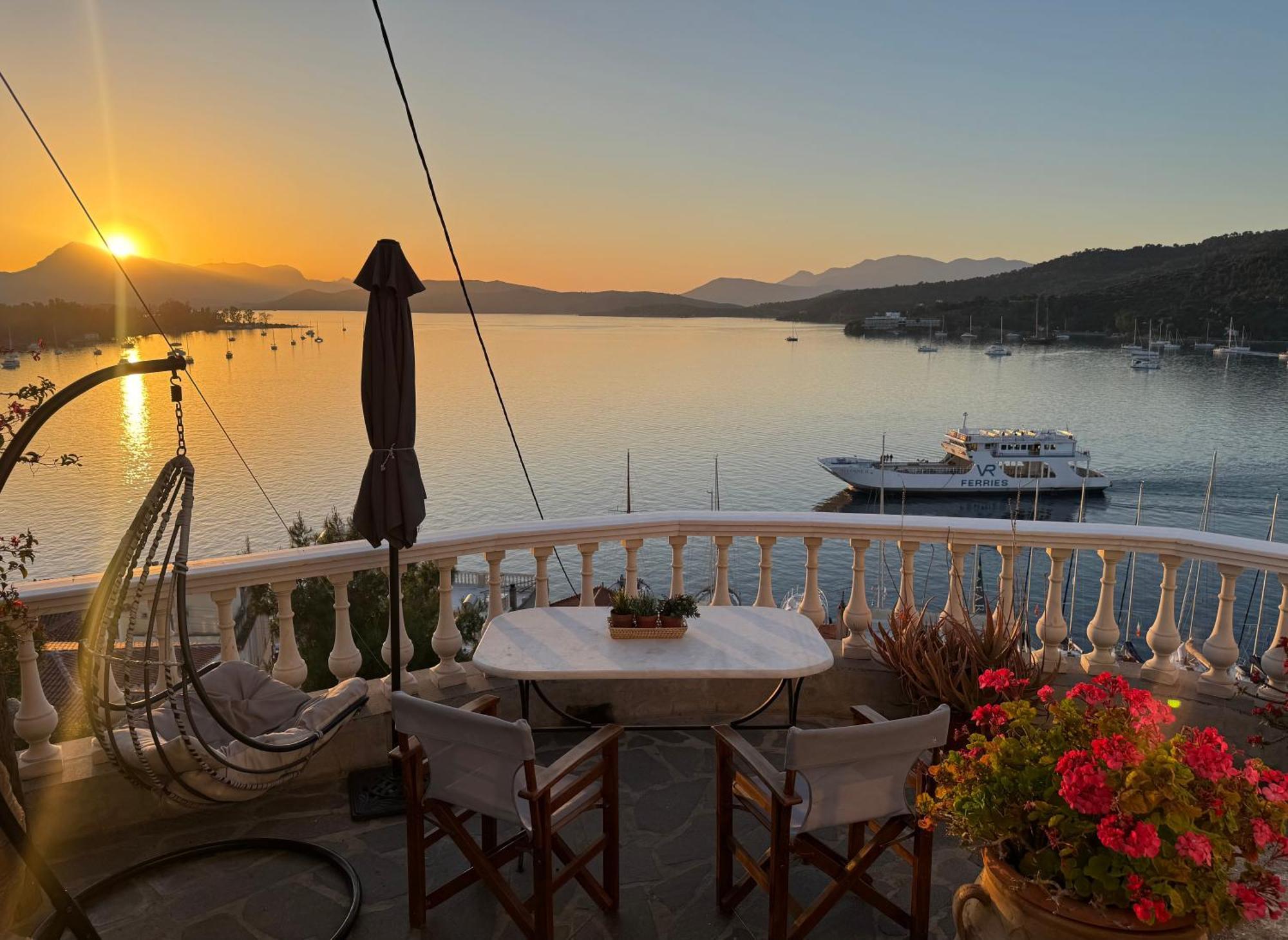 Kasteli * Poros Town