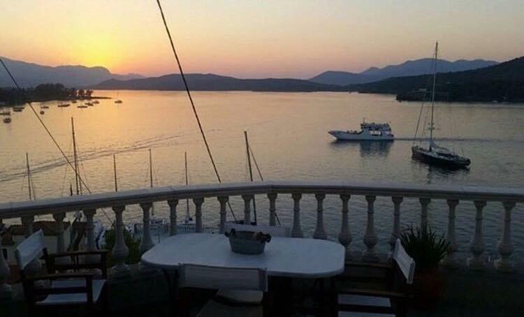 Kasteli Poros Town